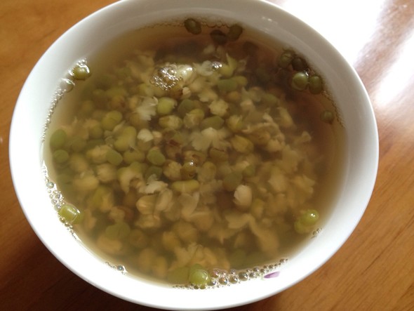 帽廠(chǎng)應(yīng)對(duì)高溫綠豆湯